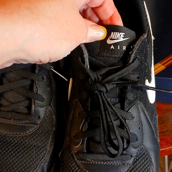 Nike Black and White Athletic Shoes - Picture 2 of 15